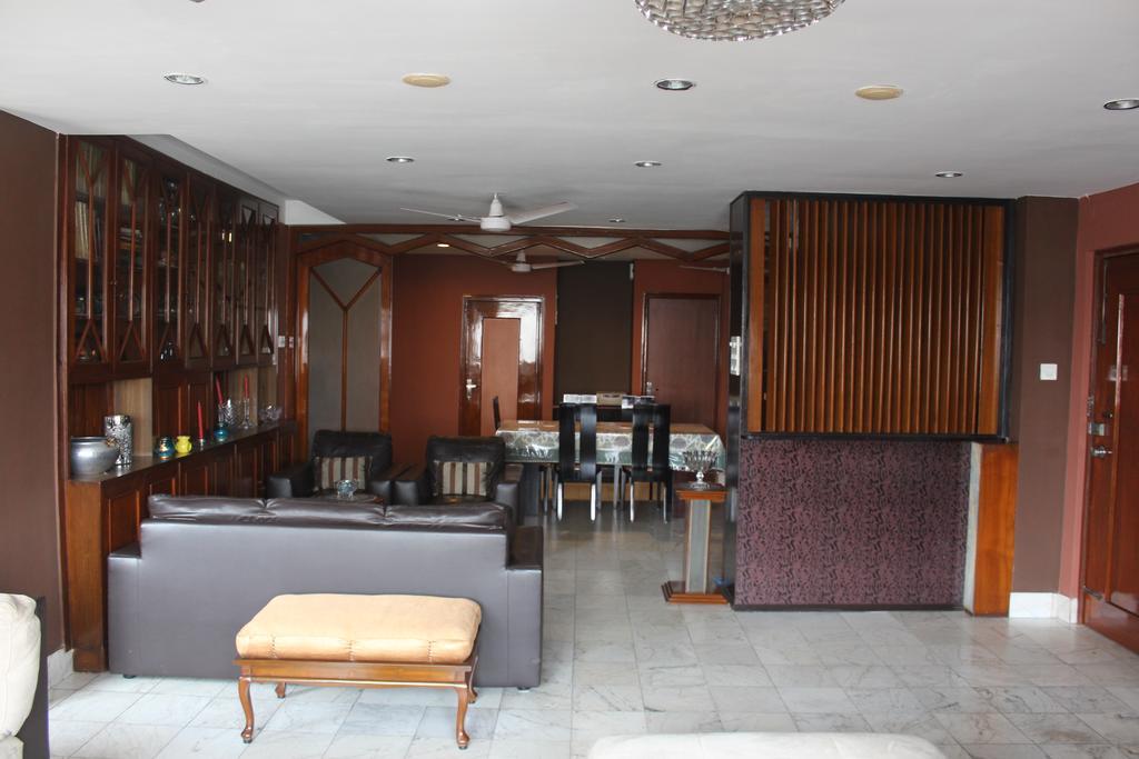 Service Apartments, Park Street, Calcutta Exterior foto